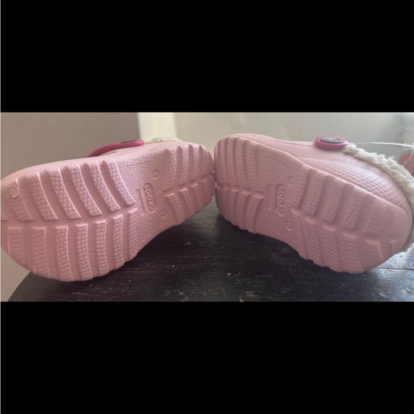 Pink penguin crocs - Picture 5 of 15